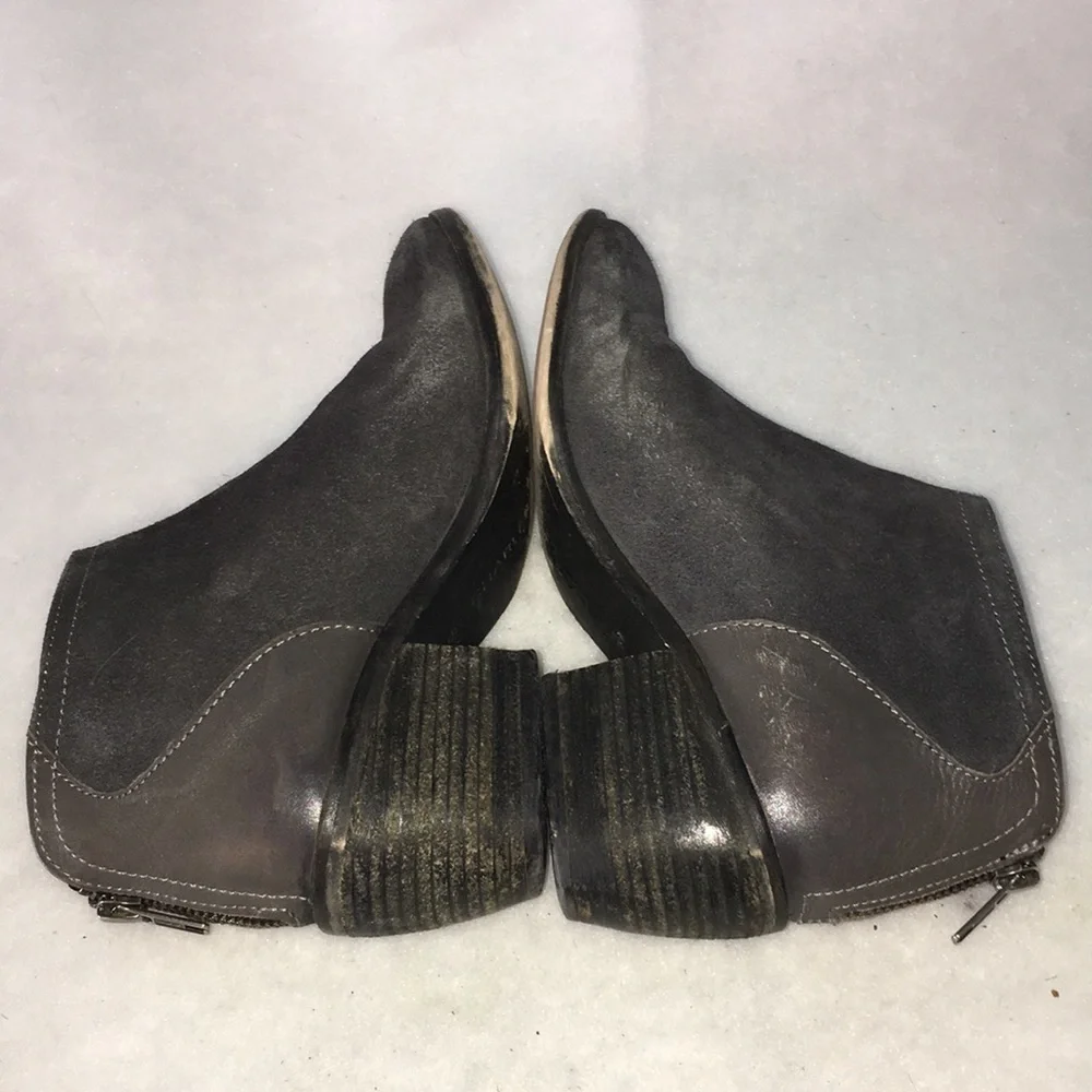 ❤️CHARLES‎ DAVID YASMIN SUEDE ANKLE BOOT ~ 6.5